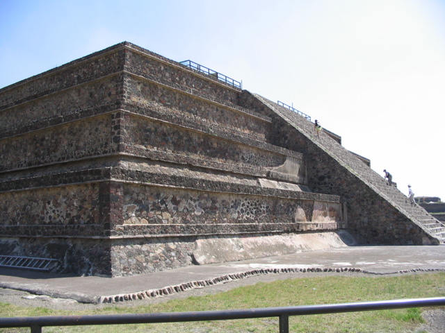TEOTIHUACAN - 196